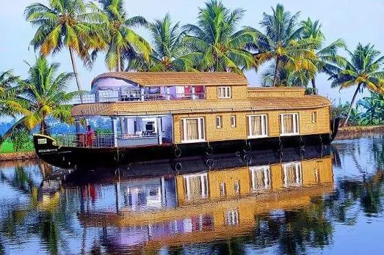 Premium Houseboat 